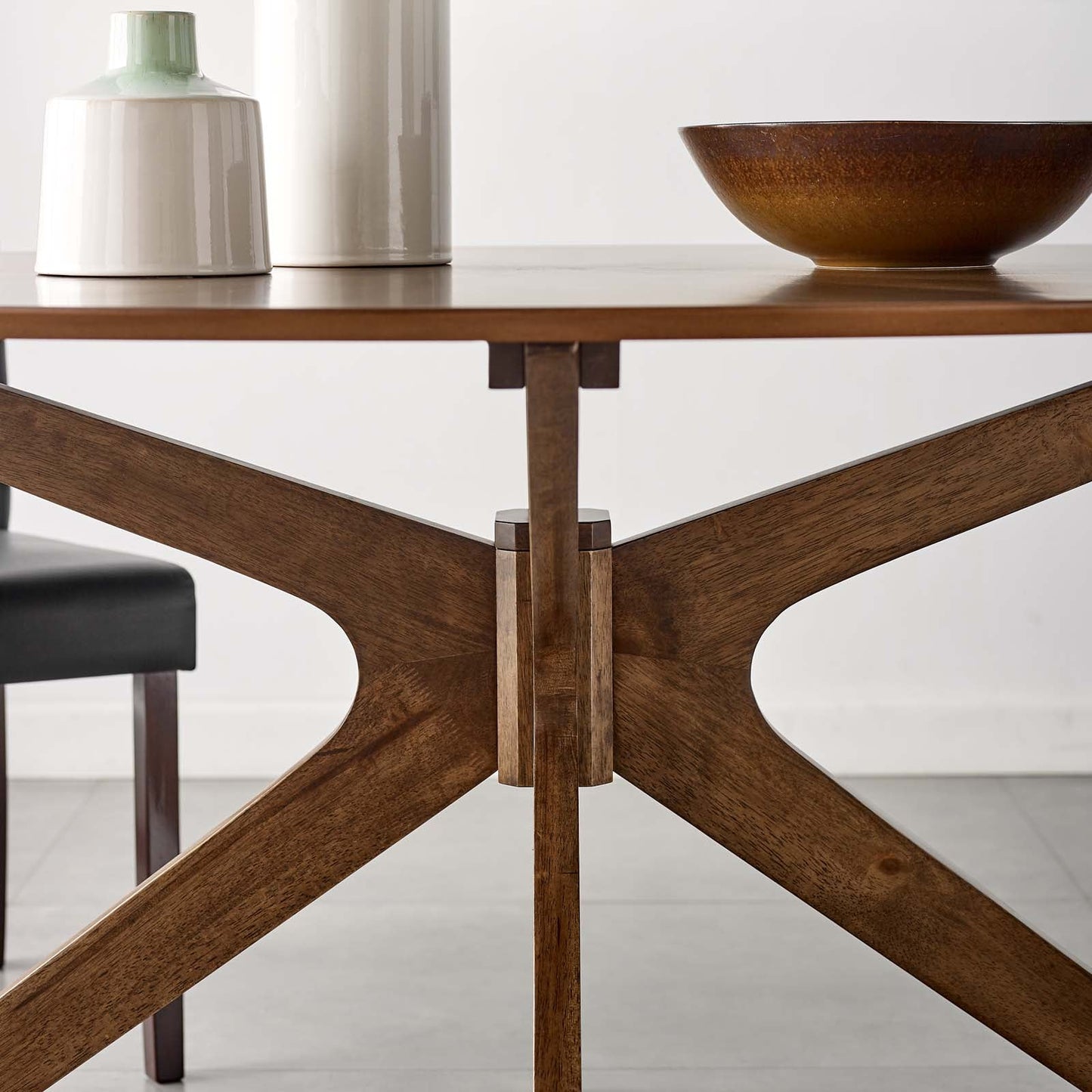 Crossroads Round and Oval Wood Dining Table by Modway